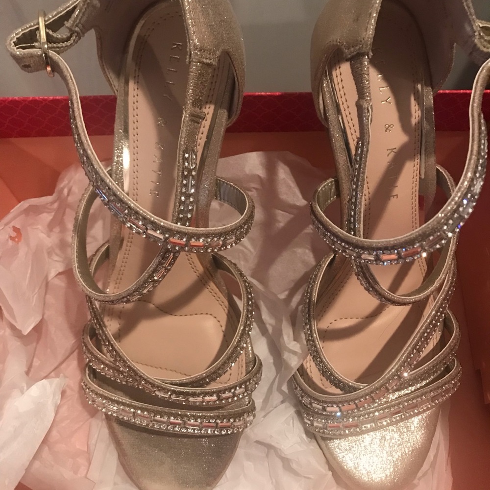 Heels - Picture 2 of 2